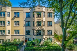 4863 N Hermitage Ave, Unit 1W in Chicago, IL - Building Photo