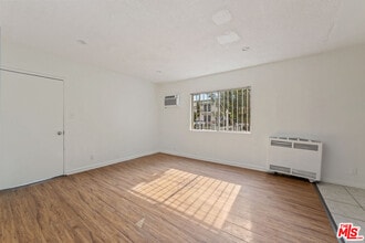 1857 W 24th St in Los Angeles, CA - Building Photo - Building Photo