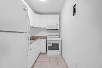 4801 NW 7th St, Unit 50316 in Miami, FL - Building Photo - Building Photo