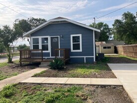 225 Avenue B in San Antonio, TX - Building Photo