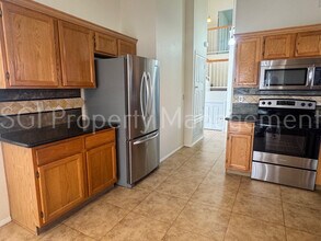 1952 E Rosemonte Dr in Phoenix, AZ - Building Photo - Building Photo