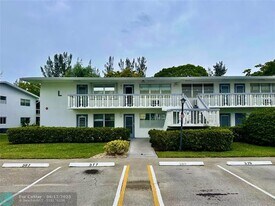 378 Durham Cir in Deerfield Beach, FL - Building Photo