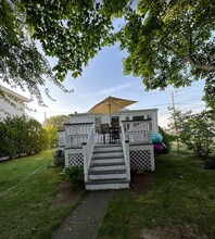 341 Shawomet Ave in Warwick, RI - Foto de edificio - Building Photo