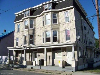 501 N Railroad St in Tamaqua, PA - Building Photo