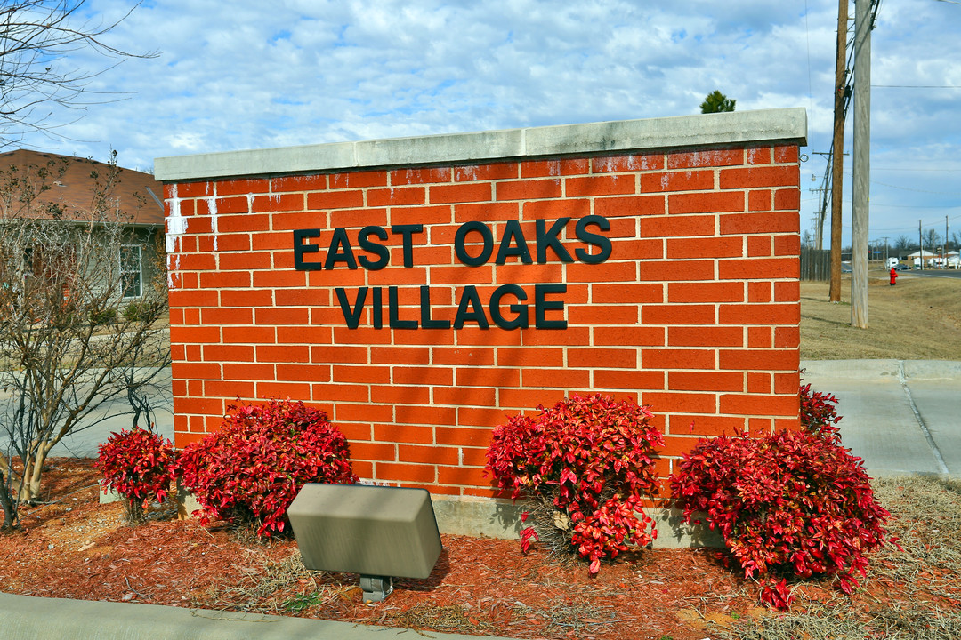 East Oaks Village Apartments in Oklahoma City, OK - Building Photo