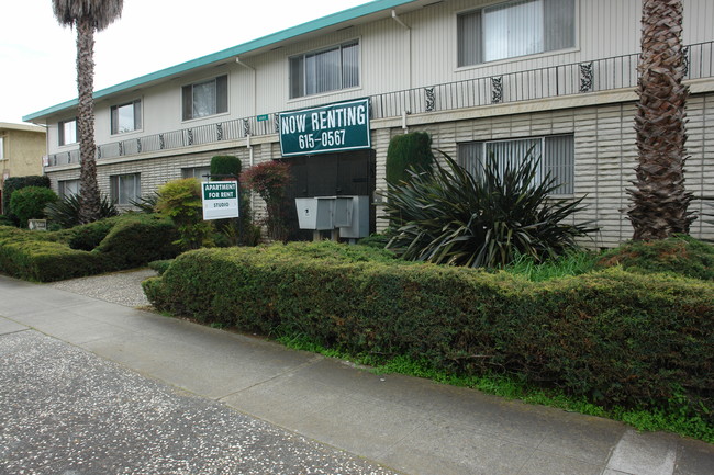 3002 Magliocco Dr in San Jose, CA - Foto de edificio - Building Photo