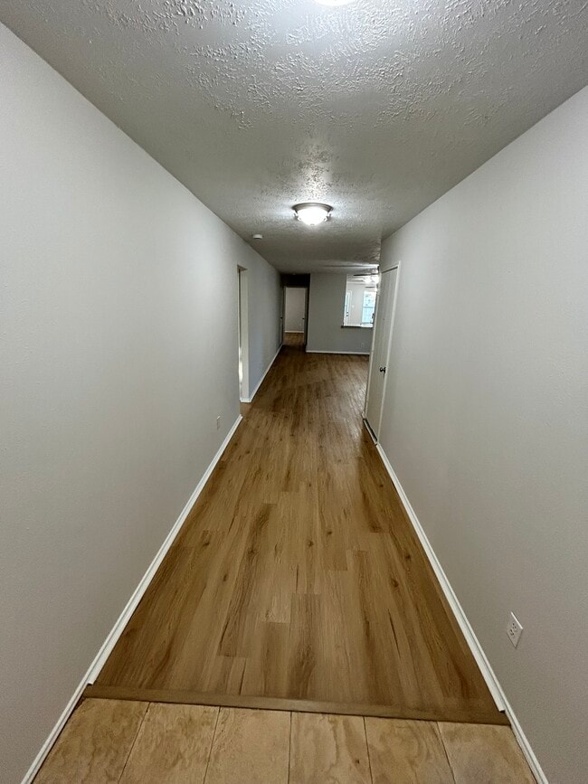 16782 Fallen Timbers Dr in Conroe, TX - Building Photo - Building Photo