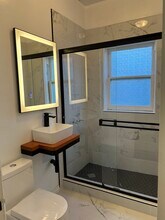 2041 N Vermont Ave in Los Angeles, CA - Building Photo - Building Photo