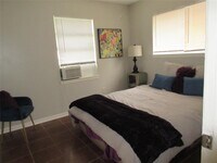 7516 Lockwood Dr - 6