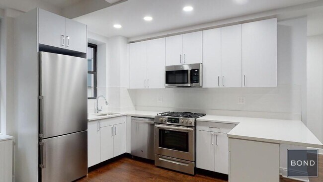 145 W 55th St in New York, NY - Building Photo - Building Photo