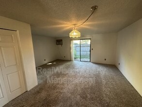 1105 Excalibur Dr in Grants Pass, OR - Building Photo - Building Photo