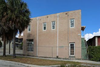 800 N Sapodilla Ave in West Palm Beach, FL - Building Photo - Building Photo