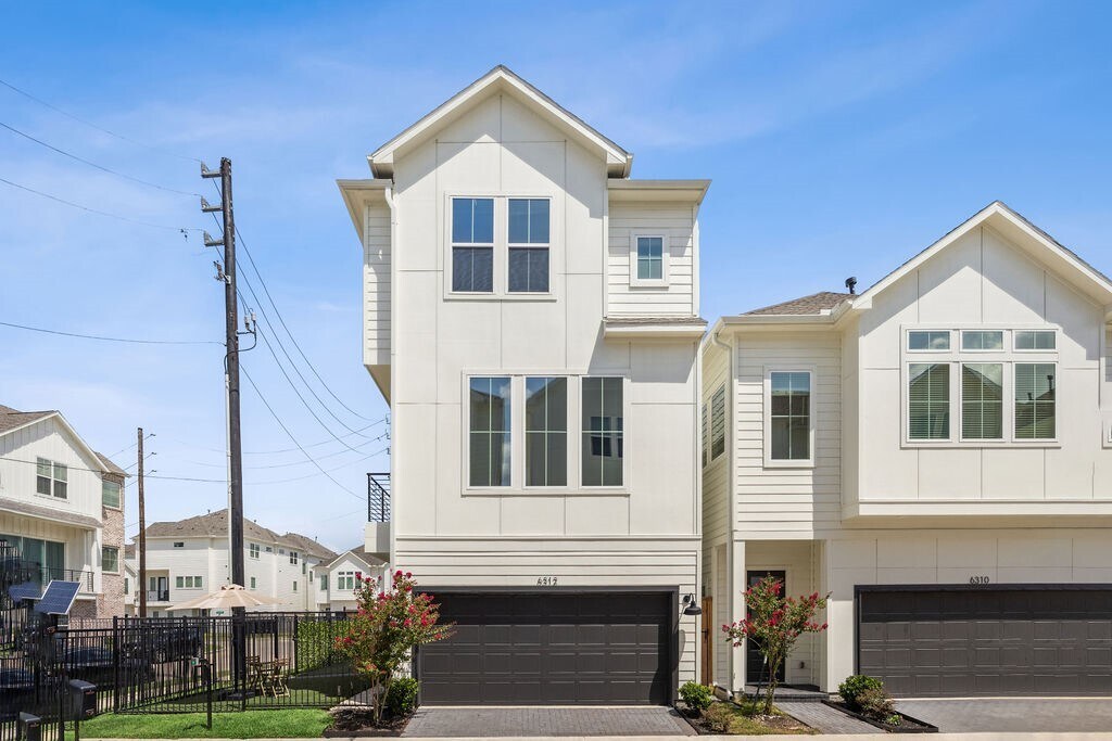 6312 Brighton Oaks Ln in Houston, TX - Building Photo