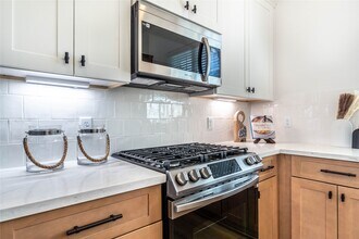 5738 Barbara Rose Ln in Houston, TX - Building Photo - Building Photo