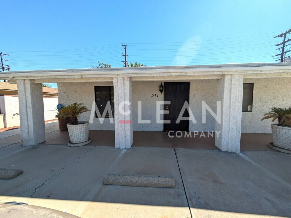 511 Calle Roca in Palm Springs, CA - Building Photo