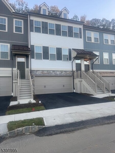 3 General Winds Wy in Denville, NJ - Building Photo