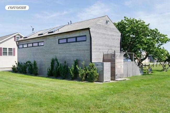 100 Deforest Rd in Montauk, NY - Building Photo - Building Photo