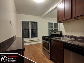2844 N Orchard St, Unit 39 in Chicago, IL - Building Photo - Building Photo