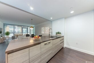 718 Long Bridge, Unit 301 in San Francisco, CA - Foto de edificio - Building Photo