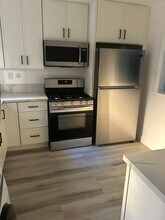 18350 Hatteras St, Unit #184 in Tarzana, CA - Foto de edificio - Building Photo