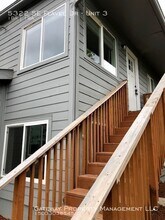 5322 SE Flavel Dr in Portland, OR - Building Photo - Building Photo
