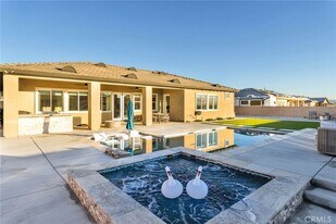 17066 Takipi in Apple Valley, CA - Building Photo