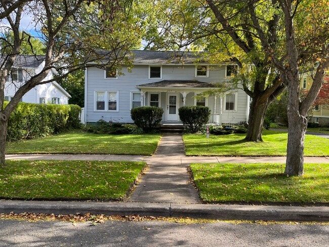 property at 223 Gibson St