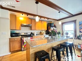 34 Bentley St, Unit 2 in Boston, MA - Building Photo