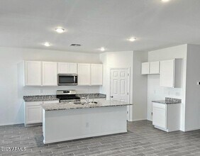 47860 W Moeller Rd in Maricopa, AZ - Foto de edificio - Building Photo