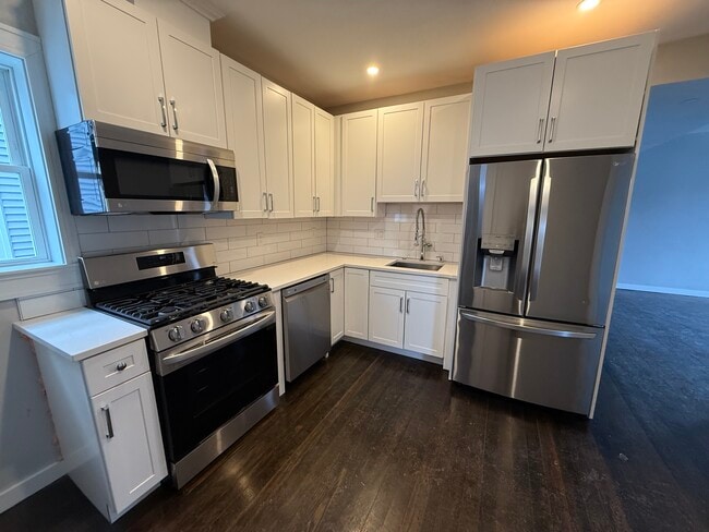 19 Chase St in Boston, MA - Foto de edificio - Building Photo