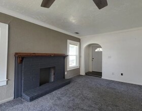 1123 W Kansas Ave in Chickasha, OK - Foto de edificio - Building Photo