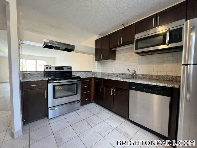150 N Beacon St in Boston, MA - Building Photo - Building Photo