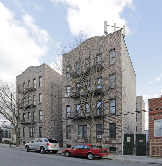 16-18 Jefferson Ave in Ridgewood, NY - Foto de edificio - Building Photo