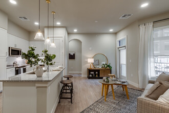 The View Residences in Tulsa, OK - Building Photo - Interior Photo