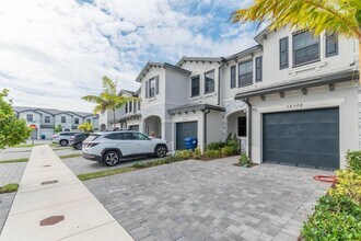 28568 SW 134th Ave in Homestead, FL - Building Photo - Building Photo