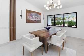 14211 SW 31st St in Miami, FL - Building Photo - Building Photo