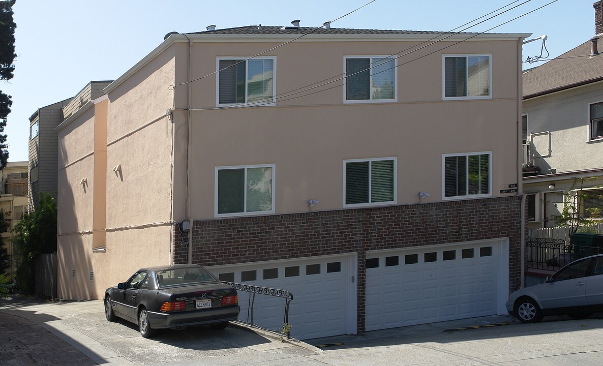 354-360 Adams St in Oakland, CA - Building Photo