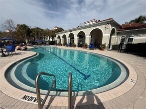 23640 Walden Center Dr in Bonita Springs, FL - Building Photo - Building Photo