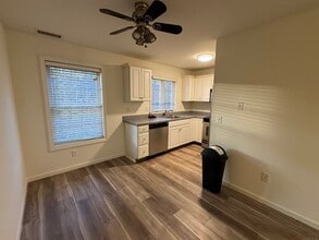 20 Orchard St in Brookfield, CT - Building Photo - Building Photo