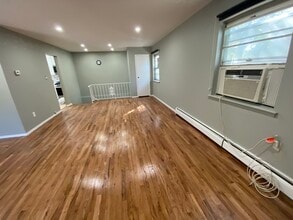 14951 259th St, Unit 2nd floor in Rosedale, NY - Building Photo - Building Photo