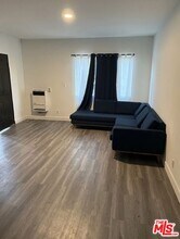 4534 Kingswell Ave in Los Angeles, CA - Building Photo - Building Photo
