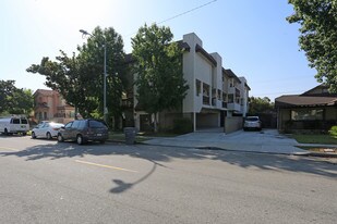 360 W Lexington Dr in Glendale, CA - Building Photo