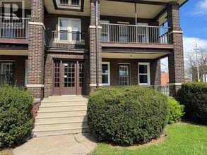 290 Vista Pl in Windsor, ON - Foto de edificio - Building Photo