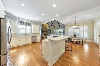 11180 W Rd in Roswell, GA - Building Photo - Building Photo