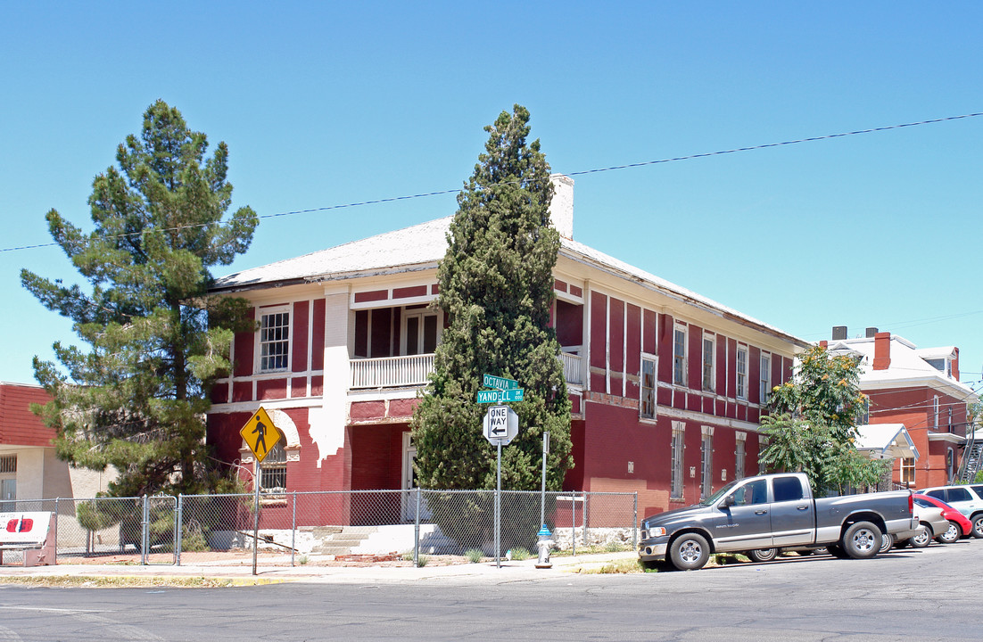 1027 Yandell Dr in El Paso, TX - Building Photo