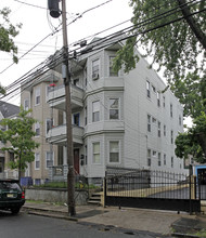 135 Marion St in Paterson, NJ - Building Photo - Building Photo