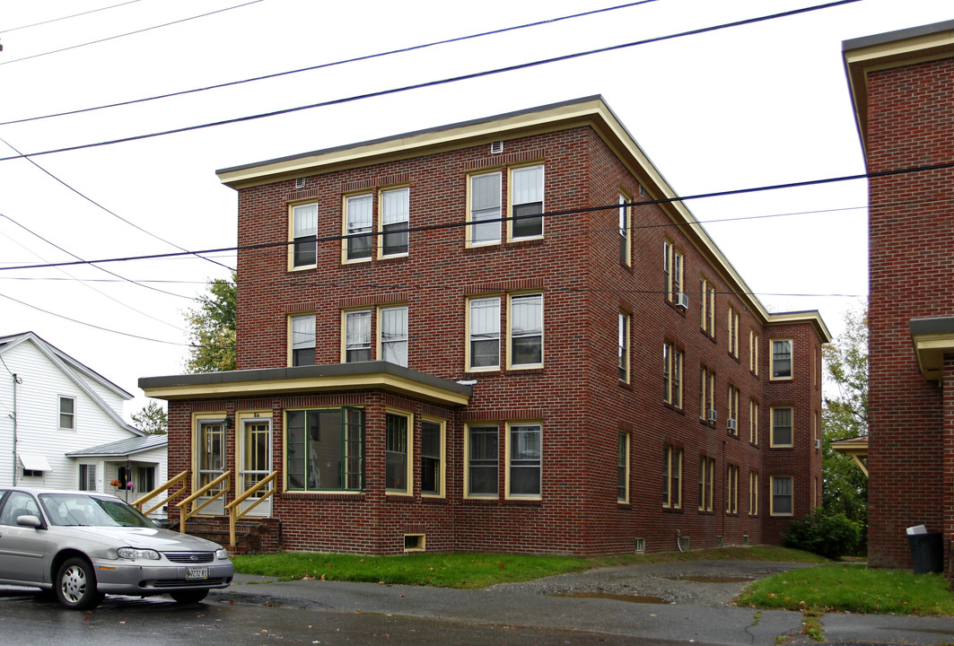 86 Summer St in Waterville, ME - Building Photo