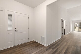 42 Olympus Dr in Tinley Park, IL - Building Photo - Building Photo