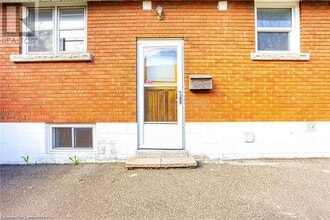 75 Manning Ave in Hamilton, ON - Building Photo - Building Photo
