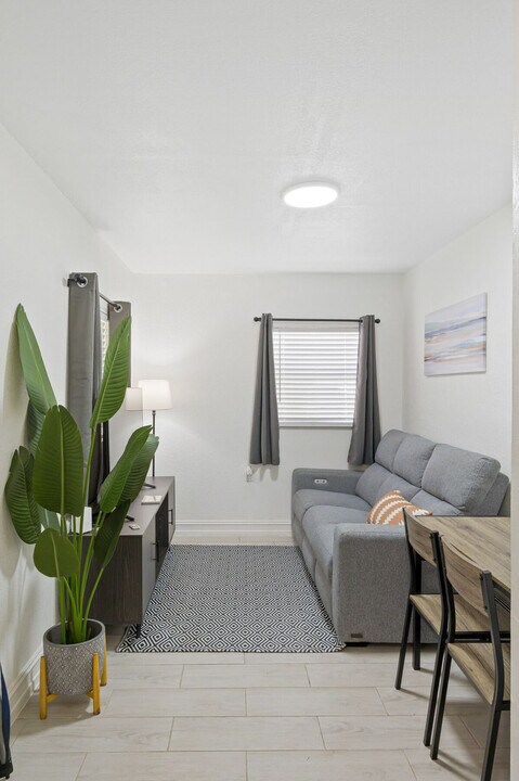 74 NW 70th St in Miami, FL - Building Photo